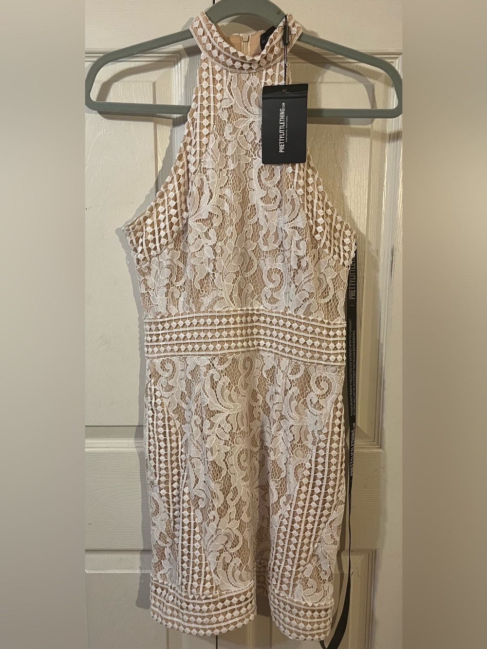 Pretty Little Things White High Neck Crochet Bodycon Dress Size 6 NWT’s - Picture 5 of 9
